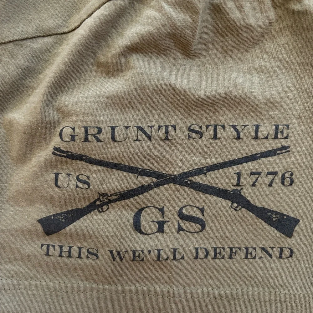 Grunt Style T-Shirt. Excellent Condition! Wore only once. Color army green. XL - Picture 7 of 9